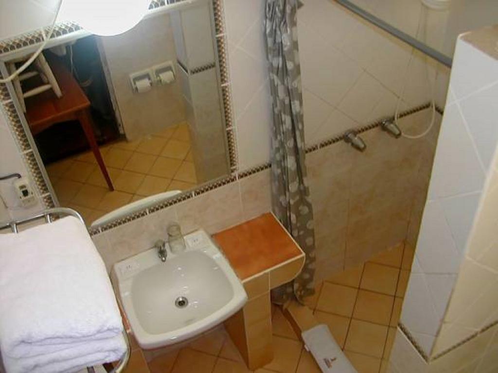Hotel Don Carlos Puerto Maldonado Room photo